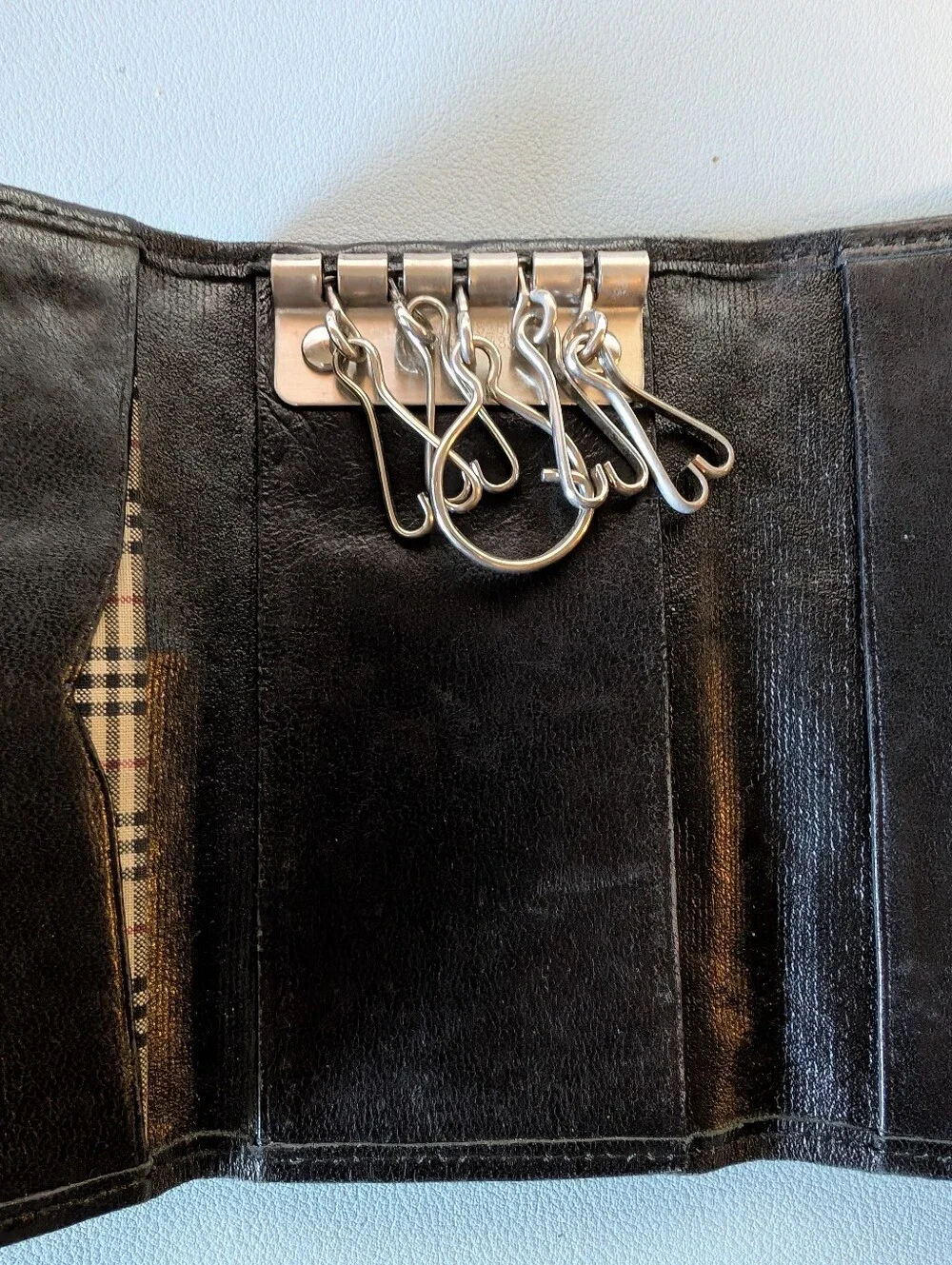 Authentic Vintage BURBERRY Black Leather 5-Hook Key Case Wallet • Excellent!